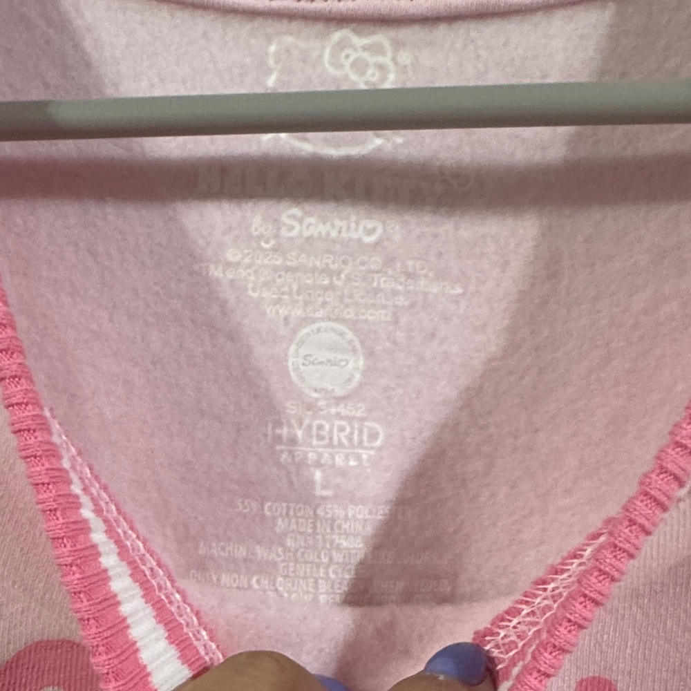 Size 1X Hello Kitty Two-Tone Pink Sweatshirt - Picture 3 of 4